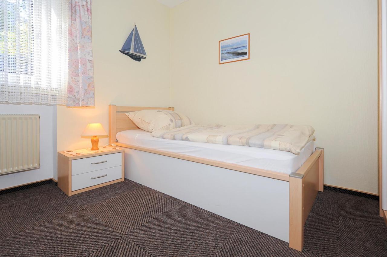 Ferienwohnungen Im Haus Am Wattenmeer Neuharlingersiel Exterior foto