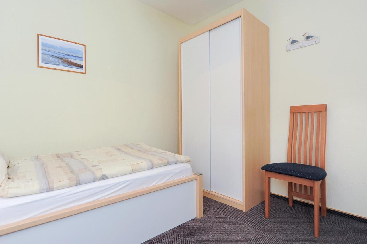 Ferienwohnungen Im Haus Am Wattenmeer Neuharlingersiel Exterior foto