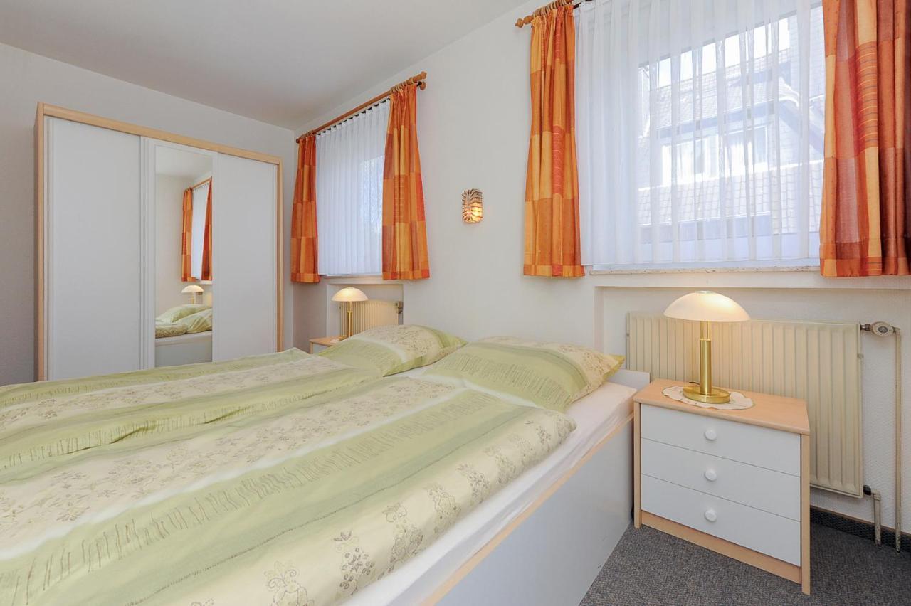 Ferienwohnungen Im Haus Am Wattenmeer Neuharlingersiel Exterior foto