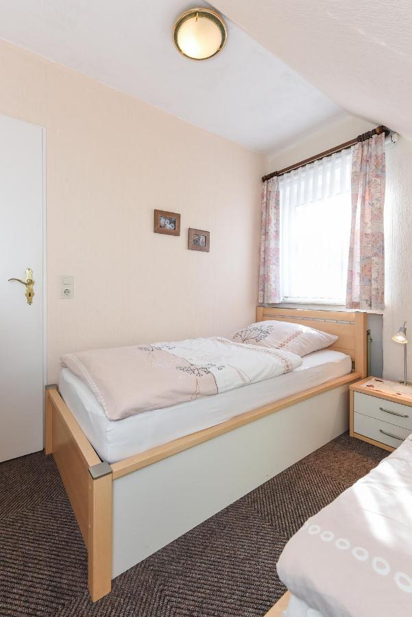 Ferienwohnungen Im Haus Am Wattenmeer Neuharlingersiel Exterior foto