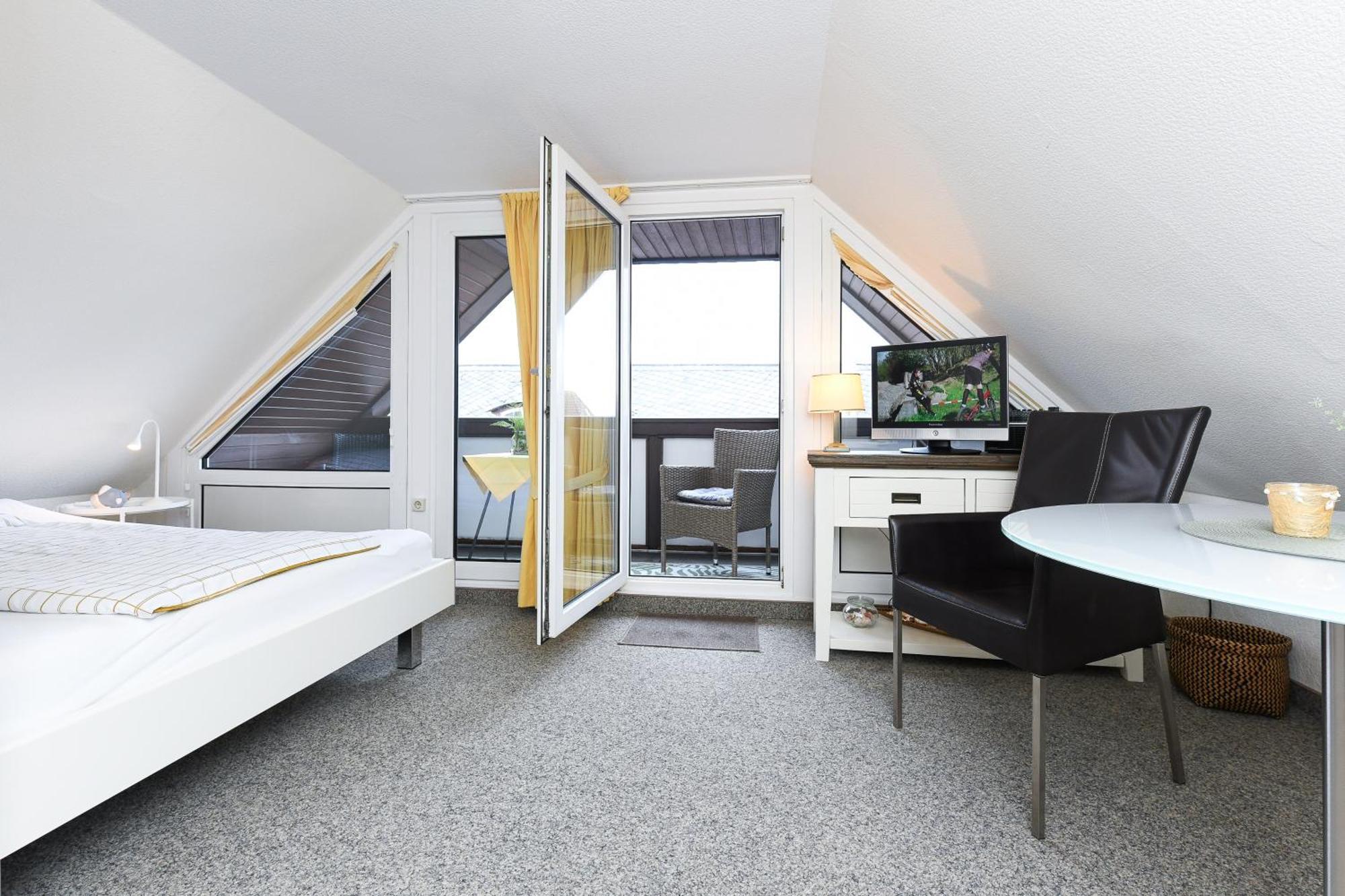 Ferienwohnungen Im Haus Am Wattenmeer Neuharlingersiel Exterior foto